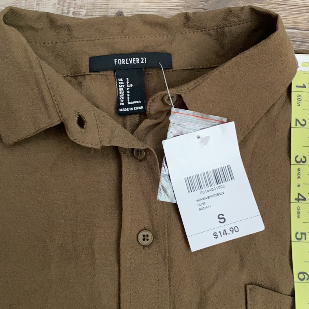 NWT • Forever21 • Cropped button down - Picture 2 of 6